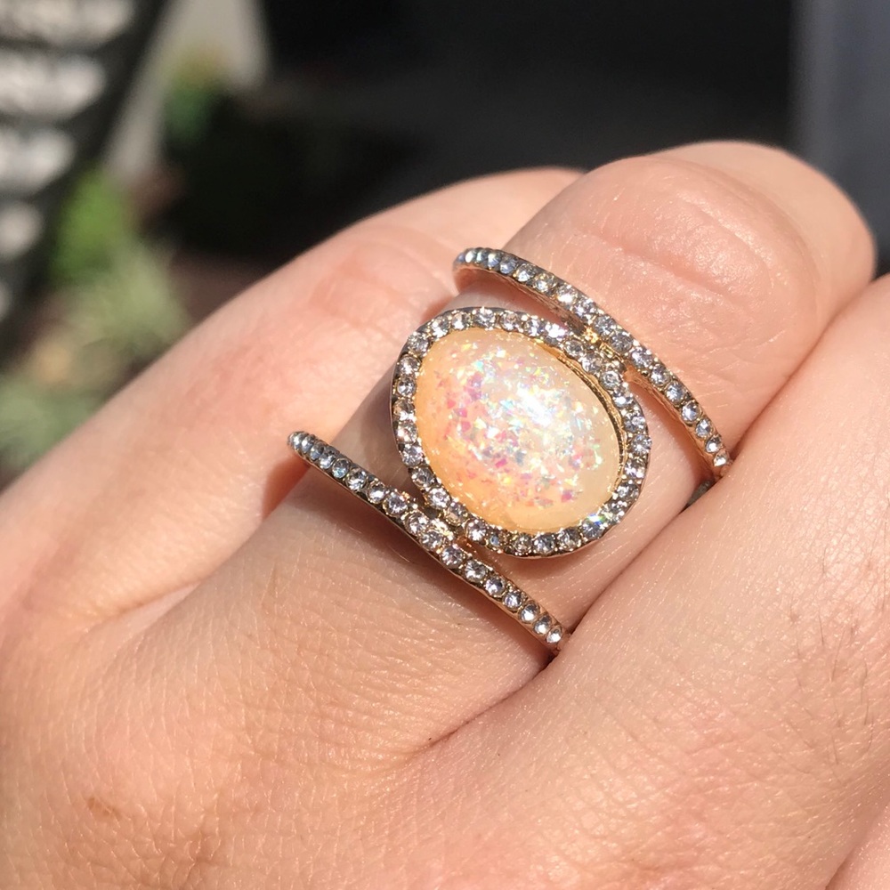 NWOT Gold Moonstone Ring - Picture 2 of 4